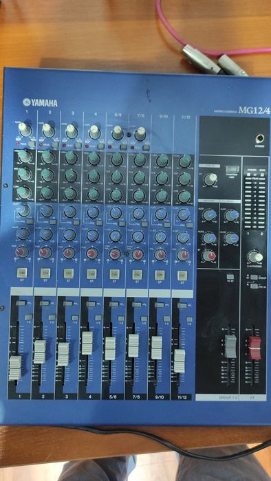 Микшерный пульт Yamaha MG12/4 микшер консоль