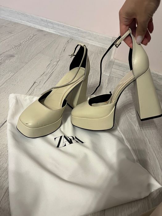 Официални обувки Zara