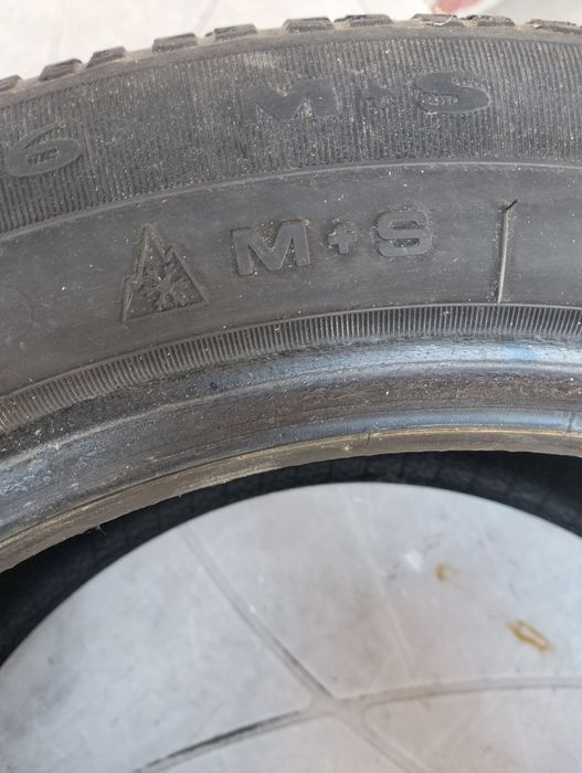 Vând 2 amvelope 205/55/R16