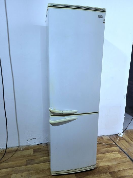 Холодильник Атлант на запчасть