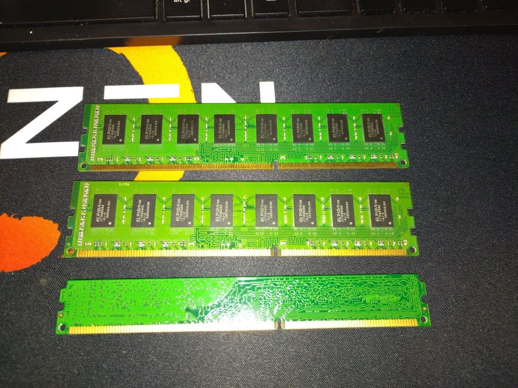 Vand memorii RAM Kingston DDR3 pentru PC