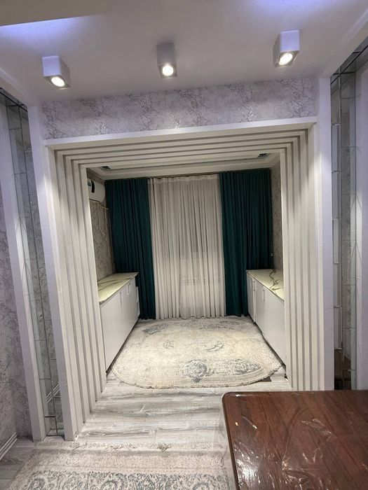 Срочно 3 хоналик КВ сотилади