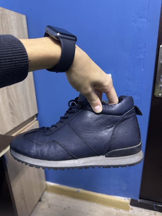 продам зимнию обувь + еще 1 зимняя обувь в подарок