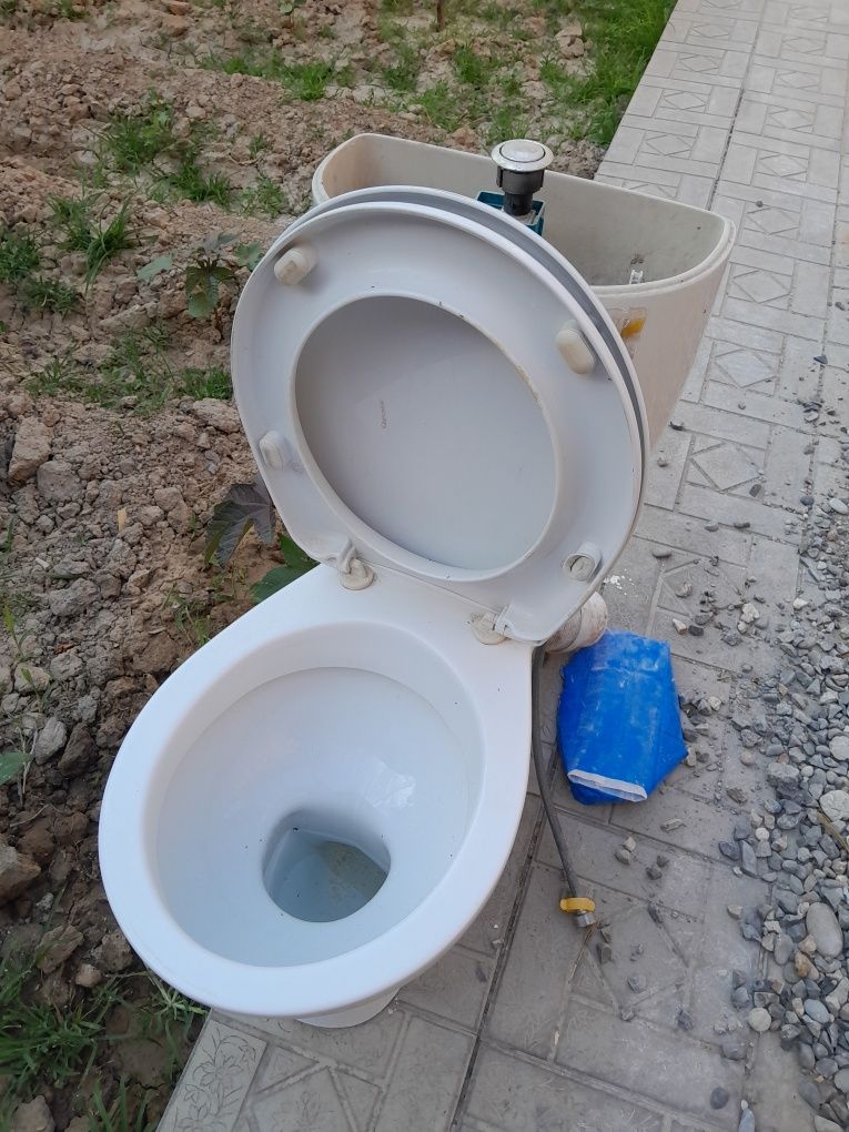 Продам унитаз бу