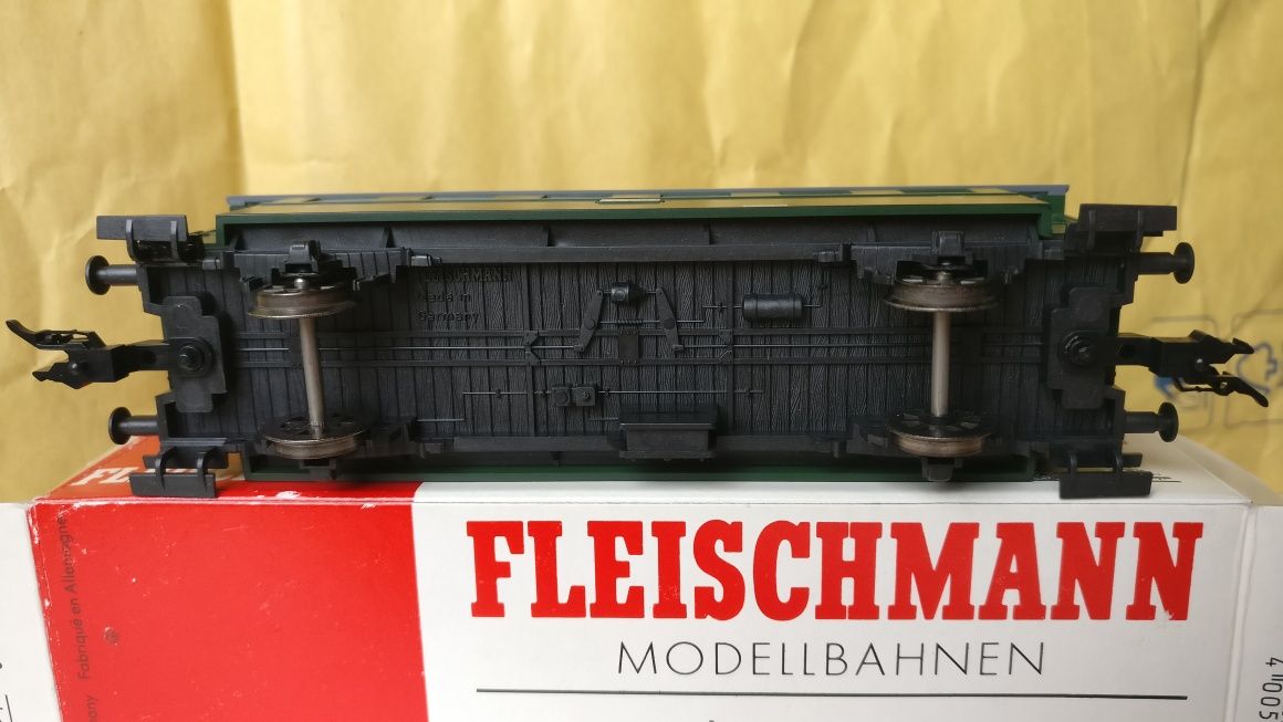 Fleischmann 5003 vagon călători H0, 1:87