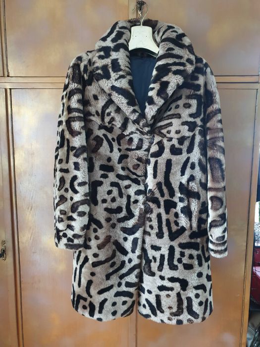 vand haina de blana, de oaie, monton d'ore.