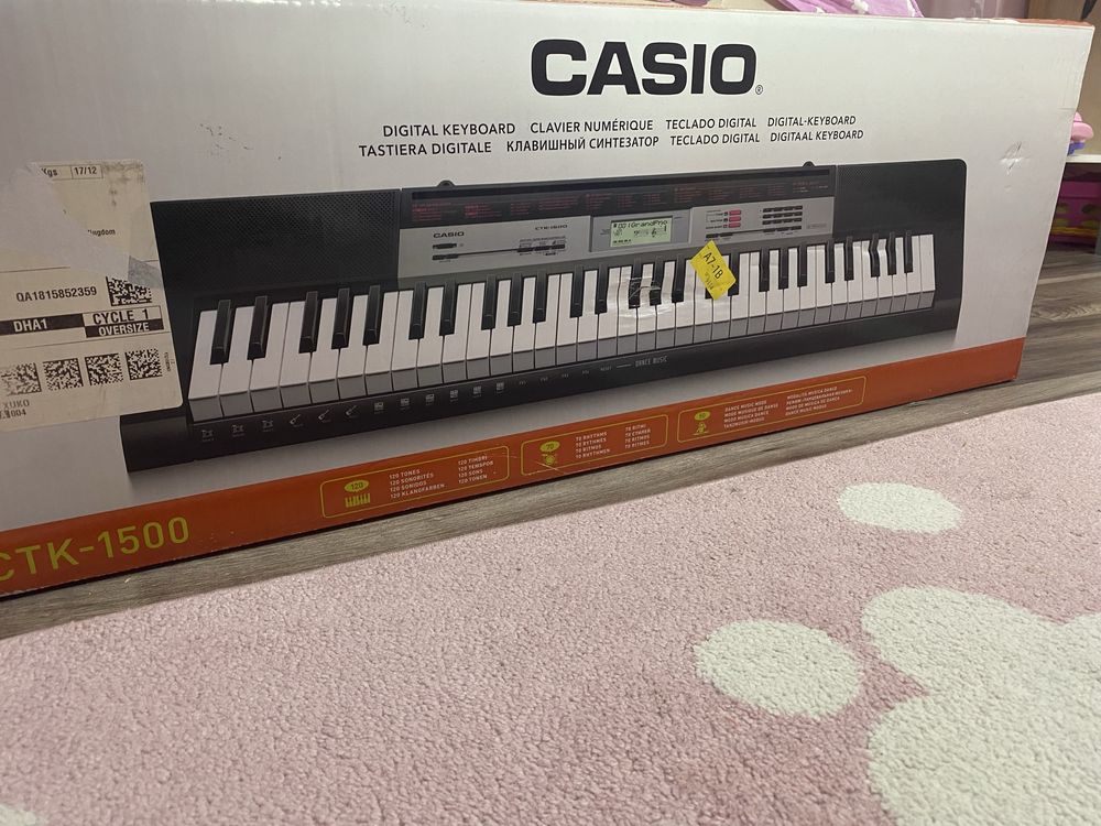 Синтезатор Casio