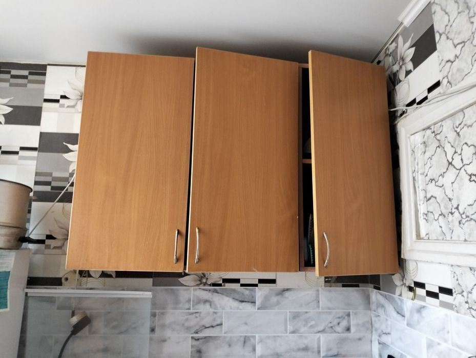 Отдам бесплатно гарнитур с раковиной без смесителя