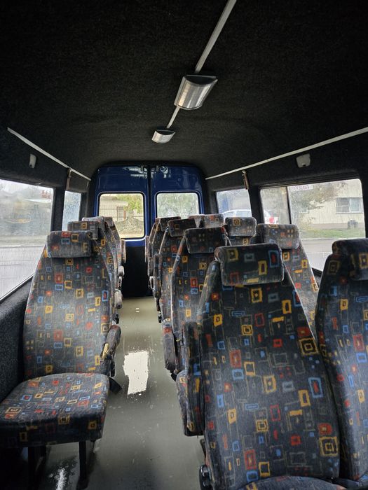 Vand microbuz sprinter 17 locuri