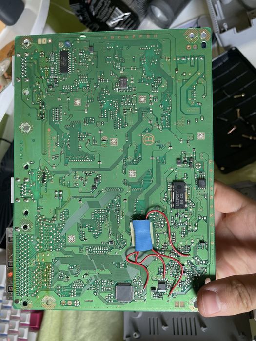Consolă PS1 Modată cu Chip + Accesorii