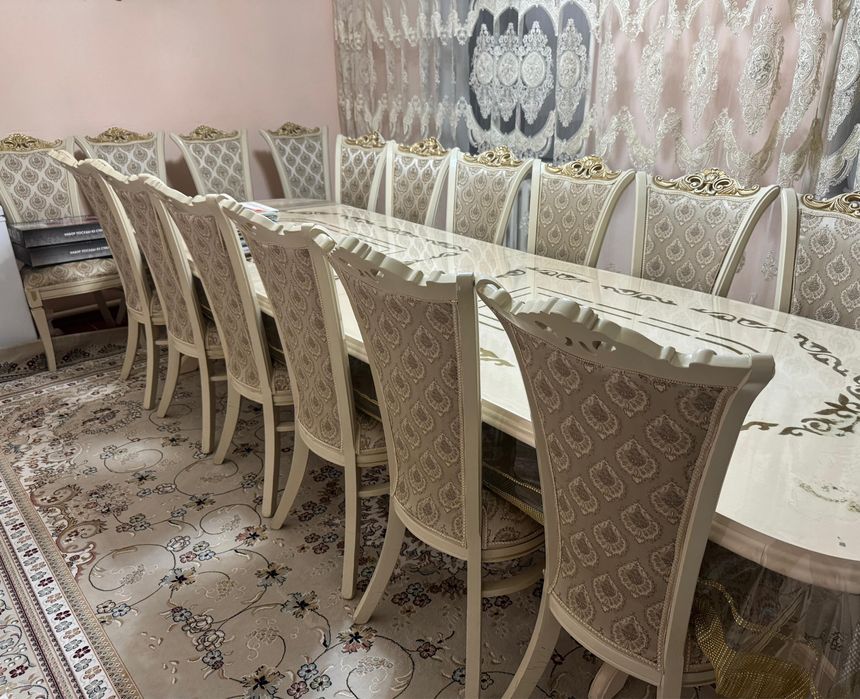 Продам стол + 18 шт стулья