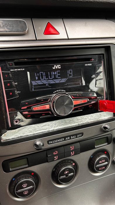 Radio JVC pentru mașina