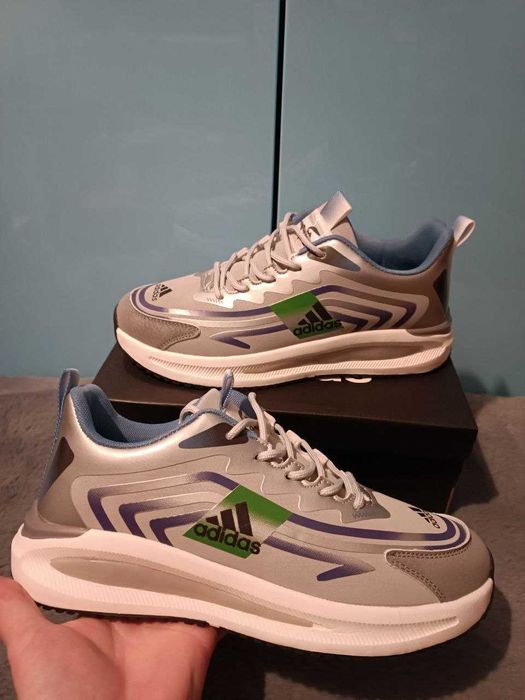 Vând încălțăminte