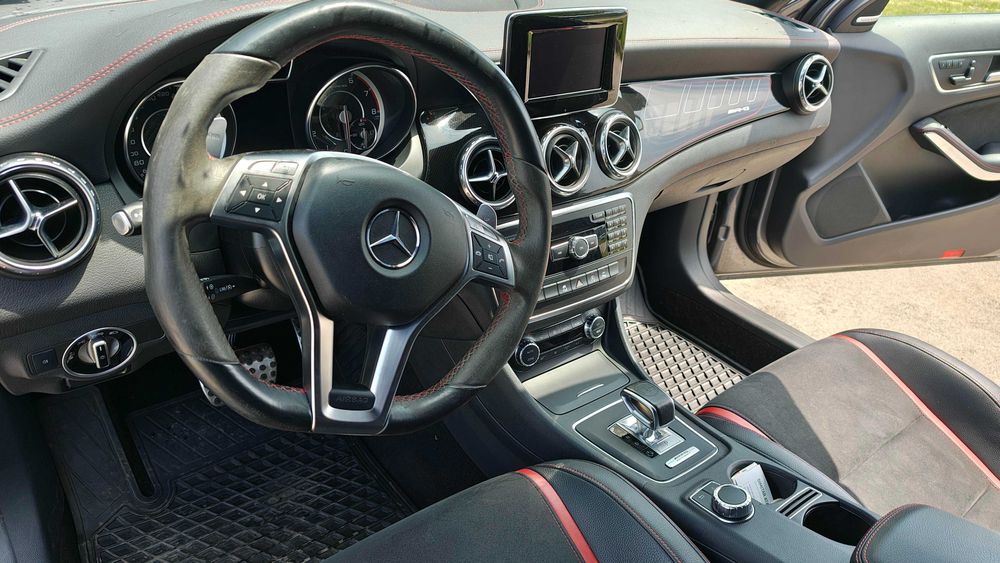 Mercedes-Benz GLA 45 AMG Renntech GLA 50RS