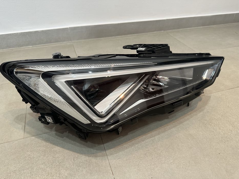 Far dreapta cupra formentor xenon full led 2020-2024 Europa