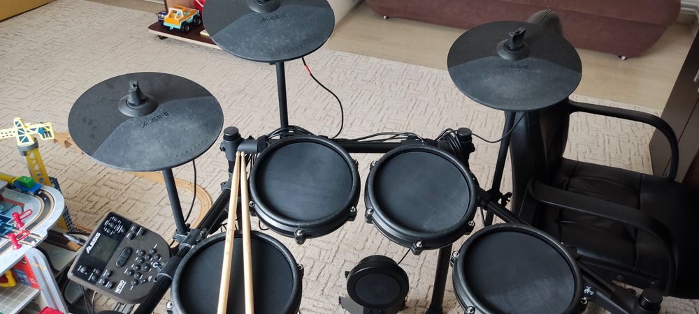 Tobe electrice Alesis Nitro kit