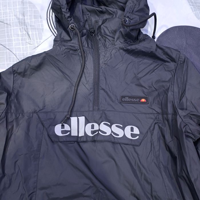 Geaca ellesse noua