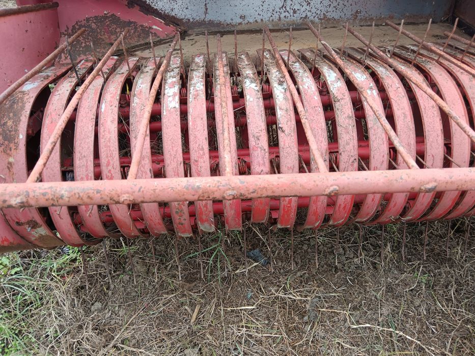 Vând o presă dreptunghiularā