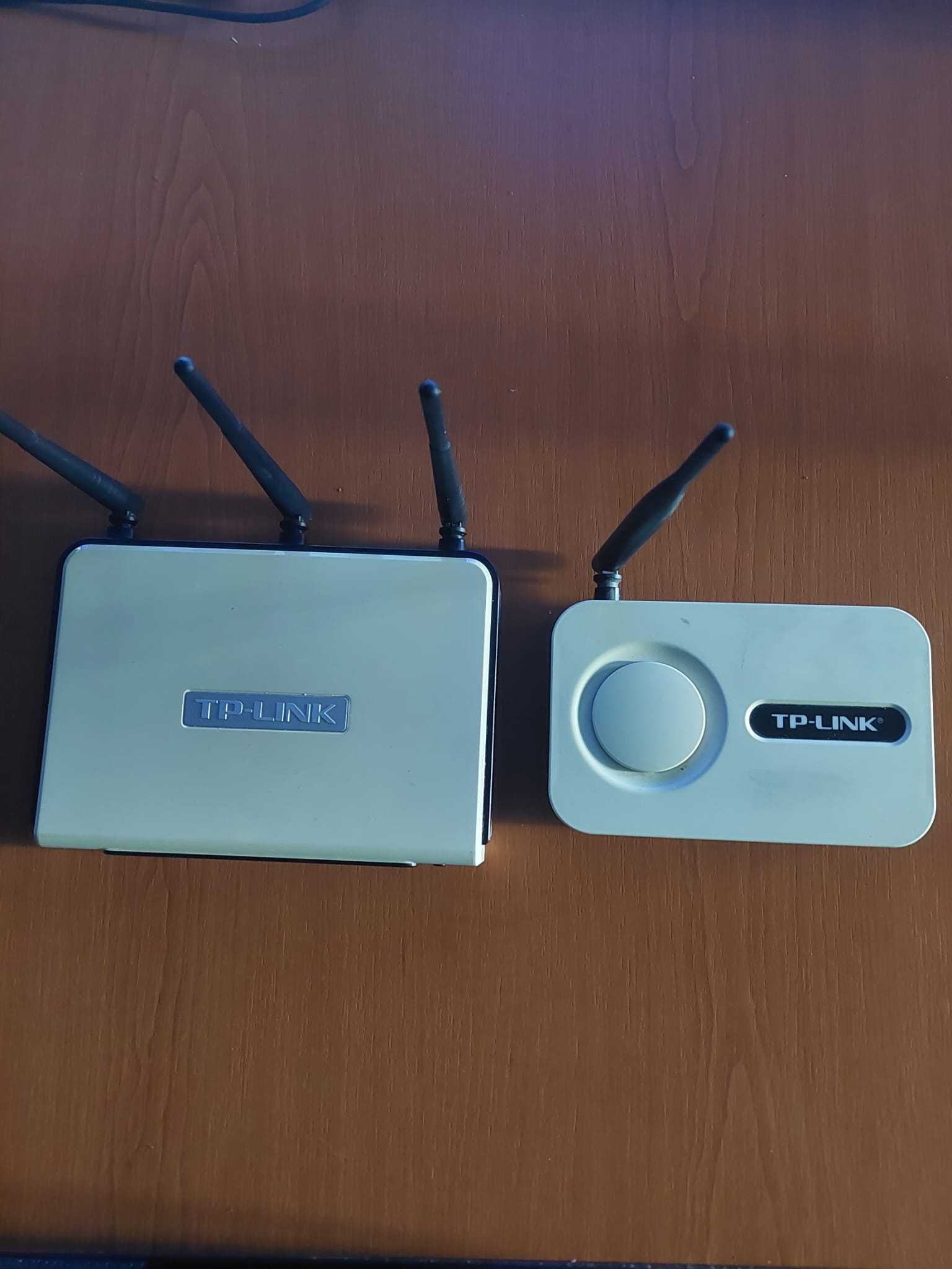 Vand la pachet doua routere tp link