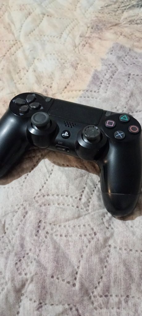 Playstation4 slim с три игри