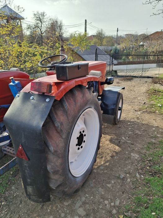 Tractoras u445 romanesc