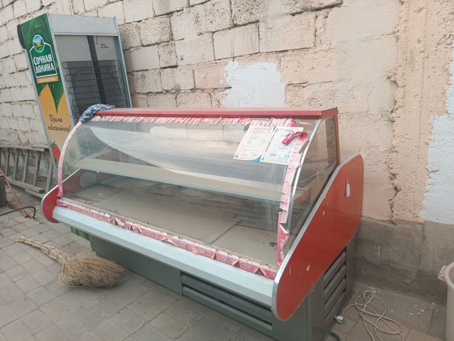 Холодильник витринный
