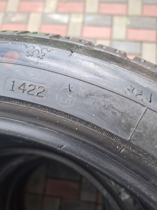 Set 4 anvelope iarna 205 50 17 93v xl dot 2022
