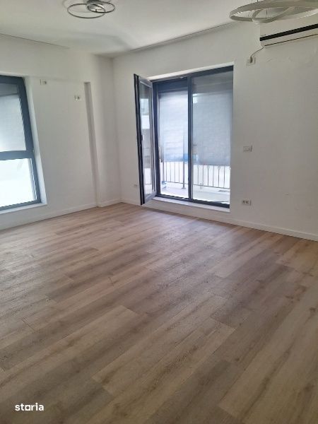 Tomis Nord, spatiu ideal BIROURI, 300 mp., curte, 2 locuri parcare