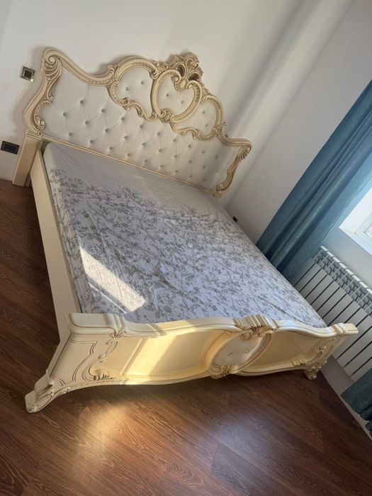 Продам спальный гарнитур