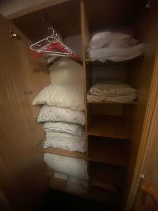 Маса, спален гарнитур в отлично състояние