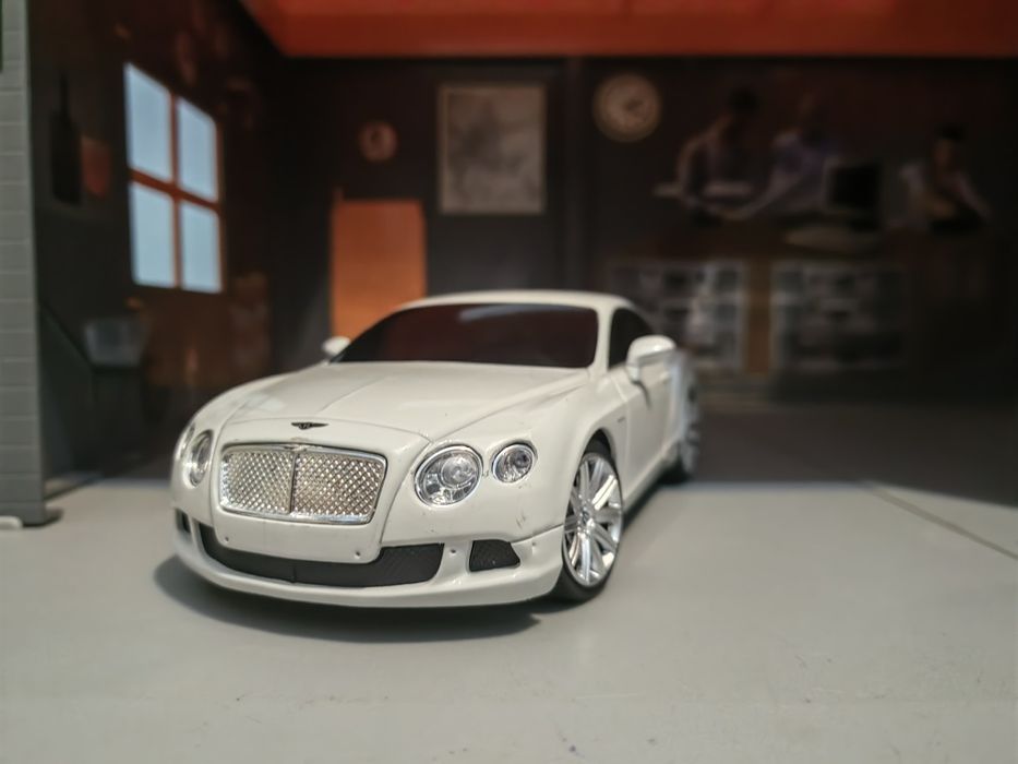 Bentley Contynental pe telecomanda