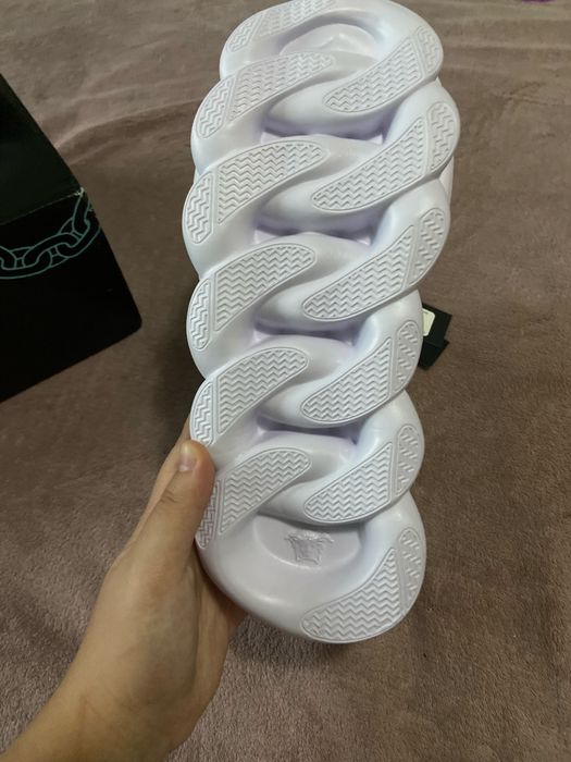 versace chain reaction