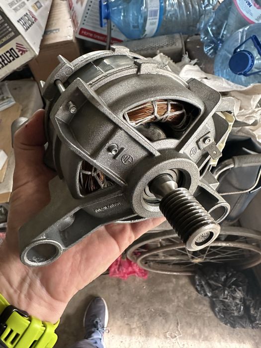 Пералня Indesit XWA 81283 на части