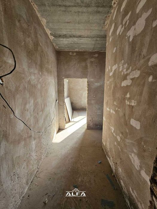 Buxoroda kvartira sotiladi 1 xonali 46m² 7-qavat.