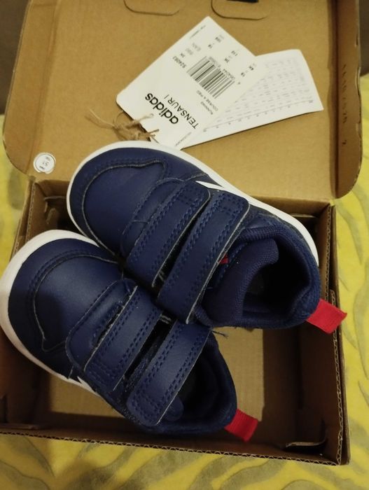 Детски маратонки adidas номер 19