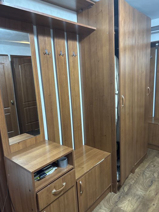 Прихожая из двух комплектов шкафов