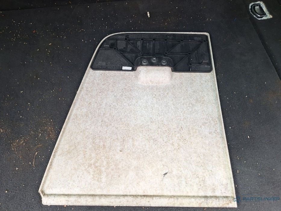 Capac capitonaj portbagaj dreapta spate VOLKSWAGEN TOUAREG 7LA, 7L6, 7L7 2002 - 2013 , 7L6867462A