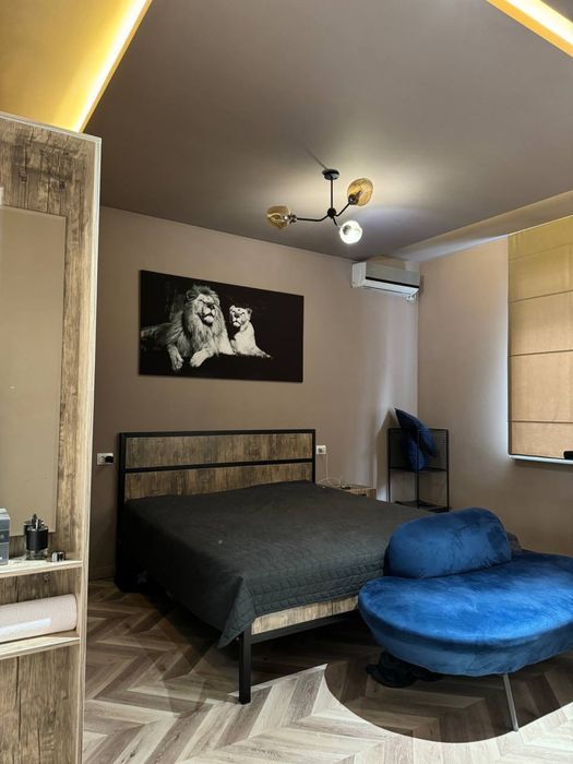 Срочно продаю дом ! 3.5 соток 6 комн два дома