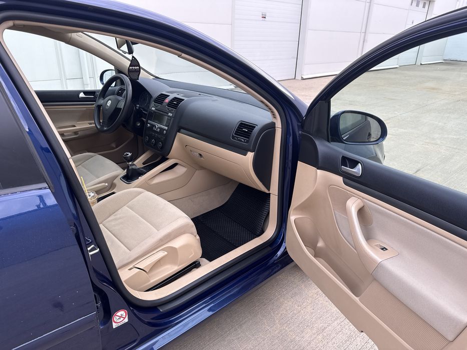 Volkswagen Golf 5 // 1.6 16V FSI - Distributie lant noua /interior bej