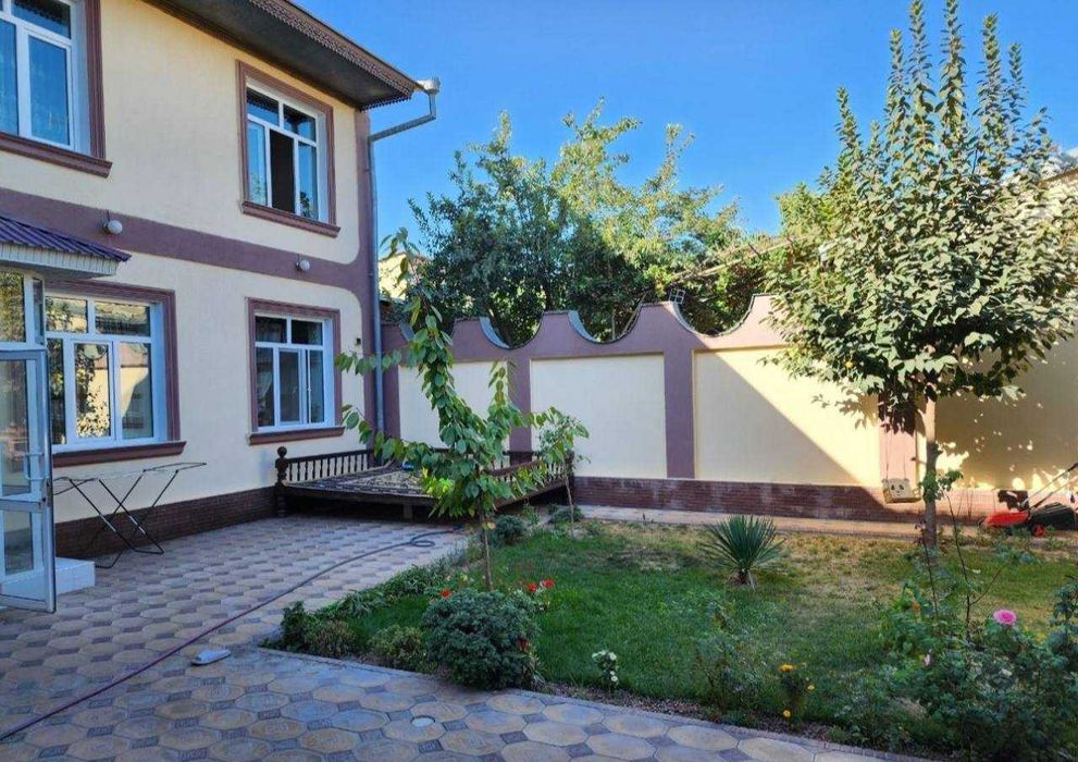 Самарканд шахрида 2 кааватли  5 сотикдан иборат булган ховли сотилади