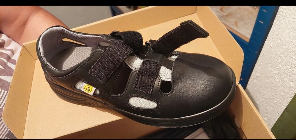 Bocanci de lucru noi