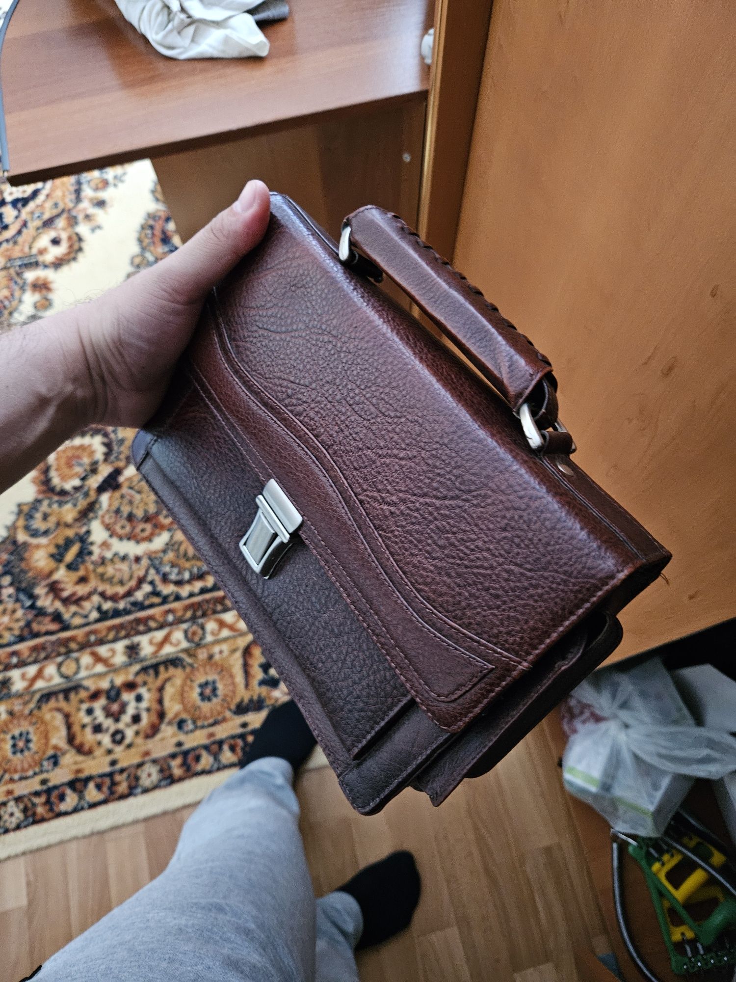 Продам барсетку кожаная