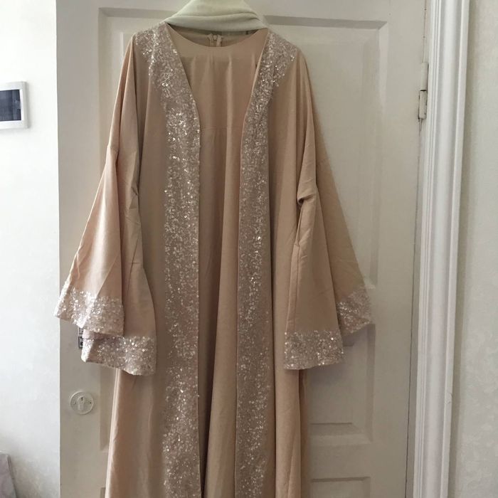 Ayollar kiyimi abaya