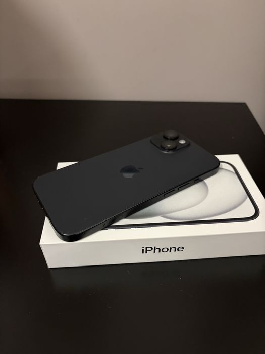 Продавам-Iphone 15 128GB