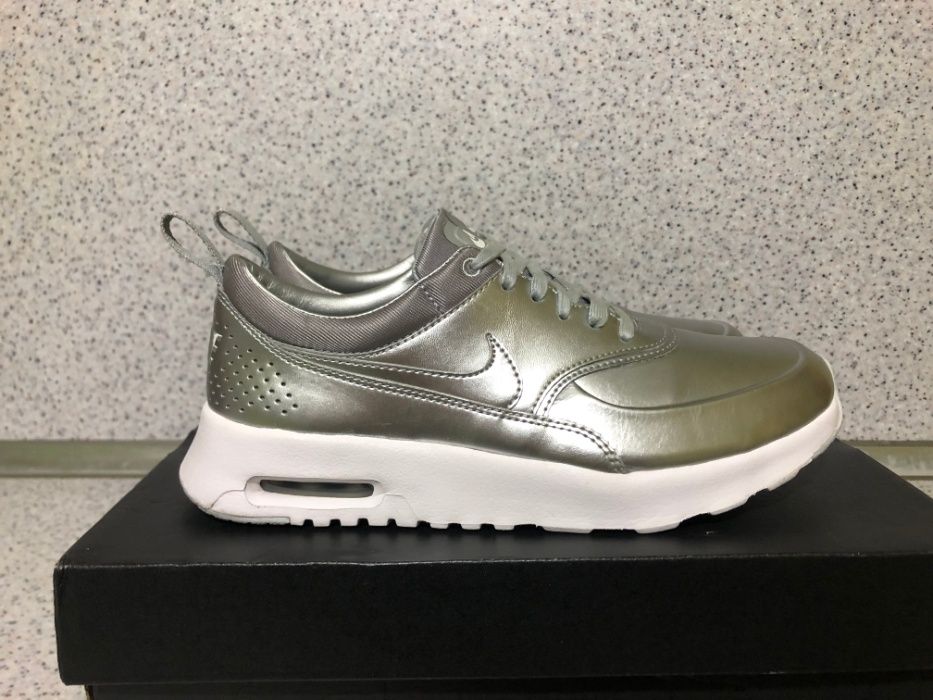 ОРИГИНАЛНИ *** Nike Air Max Thea Pure Platinum / Metallic Silver