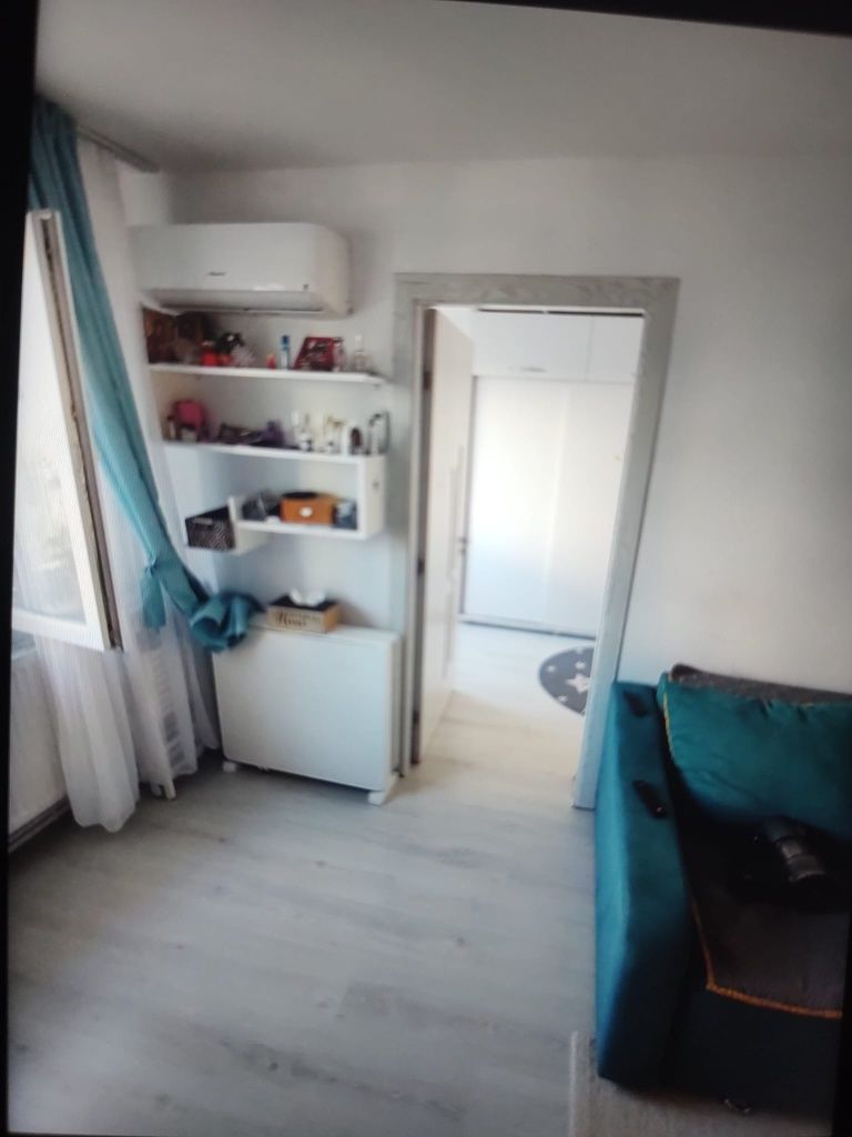 Vand apartament 2 camere