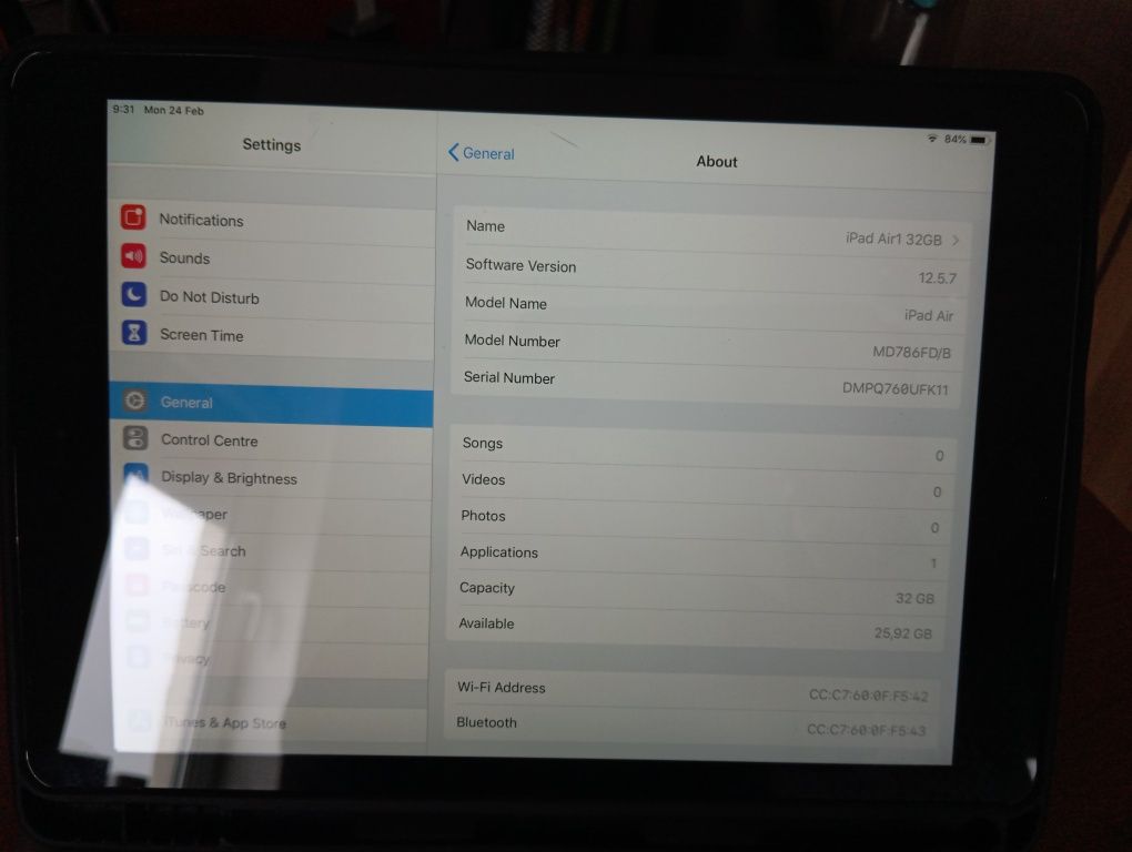 Таблет iPad Air1 32GB/9.7" WiFi + калъф
