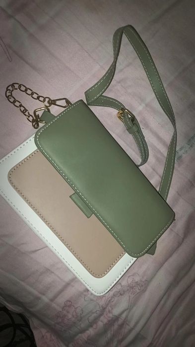 классные часы и сумка