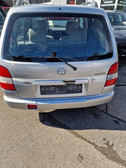 Mazda Demio 2000