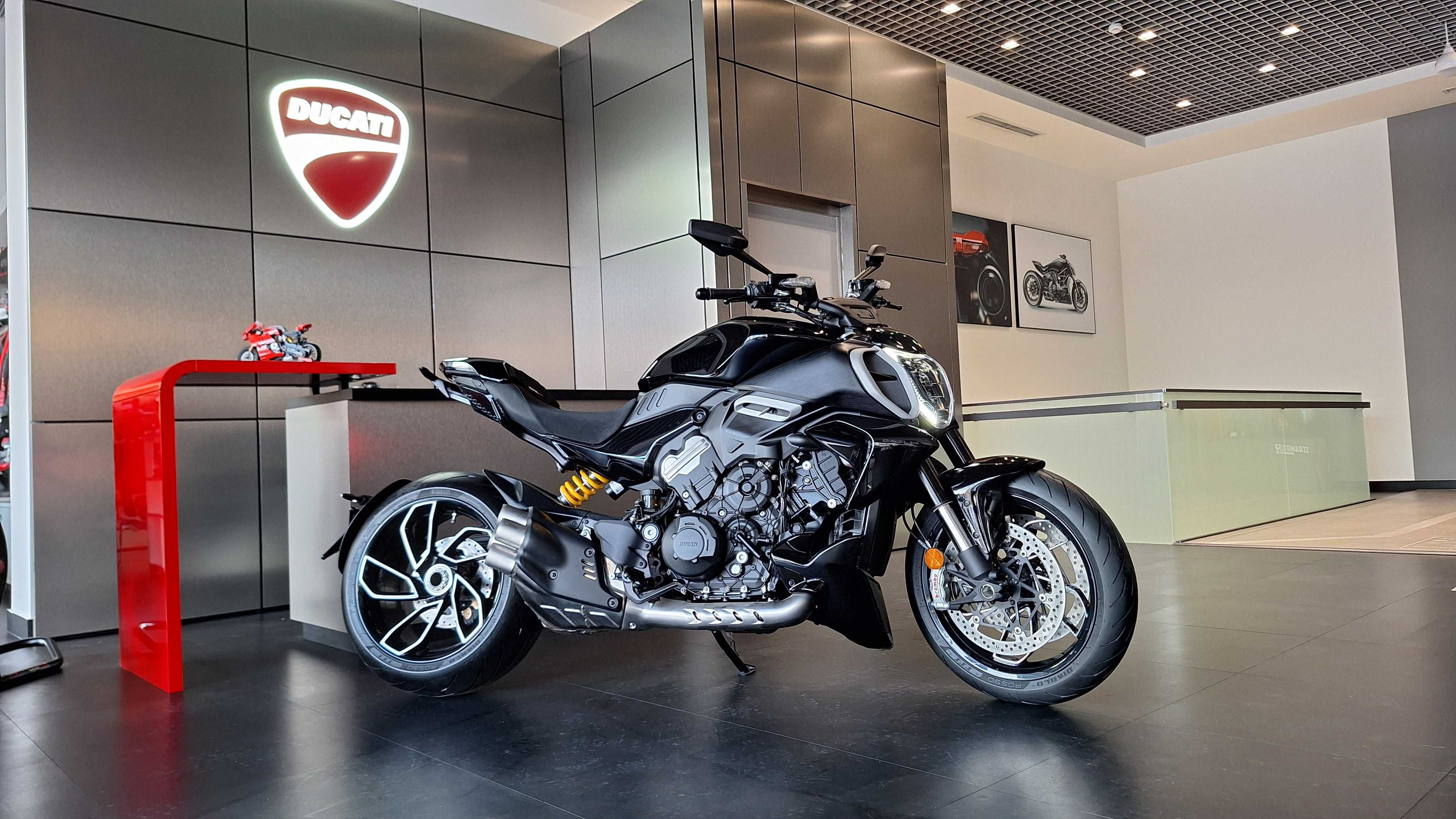 Круизёр Ducati Diavel V4 от официального дилера